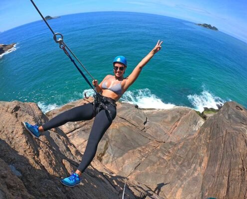 Rapel na Praia da Joatinga - Rio de Janeiro @KmonAdventure