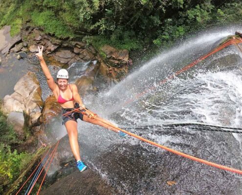 Rapel na Cachoeira da Macumba - Petrópolis Rapel na Cachoeira dos 13 - Petrópolis
