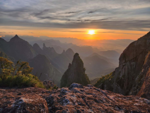 Nascer do Sol Portais de Hércules