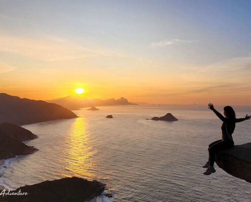 Nascer do sol na Pedra do Telégrafo - RJ @kmonadventure - Guias profissionais no Rio de Janeiro