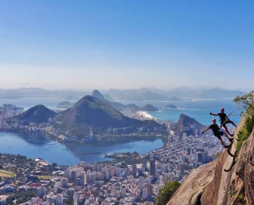 Rapel no Morro Dois Irmãos - Rio de Janeiro Rapel no Morro Dois Irmãos - Vidigal - Rio de Janeiro